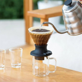 قمع تقطير V60 (سويتش) بخاصية النقع ومقاس 02 من هاريو 2