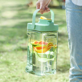 Cold Bevrages Container With Faucet